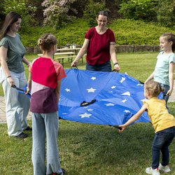 Velký šátek pro děti "Padák Hvězdy" - týmová spolupráce