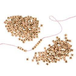 Navlekaci- kosticky-s -pismeny- 300-ks- drevenych- kosticek-B2000750_01.jpg