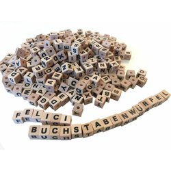 Navlekaci- kosticky-s -pismeny- 300-ks- drevenych- kosticek-B200075_3.jpg