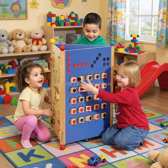 Hrací věž "NewYork" - 3 hry na logické myšlení