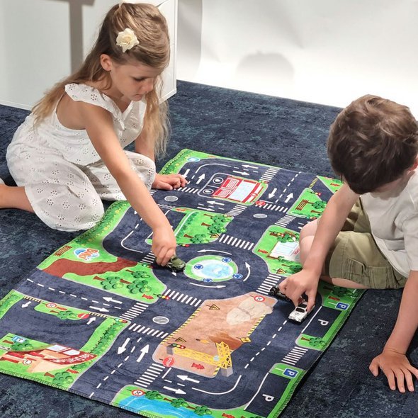 Koberec město se semafory a autíčky