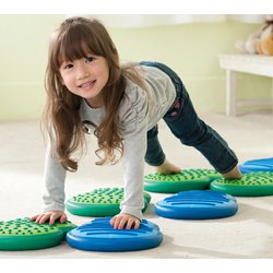 Balanční obláčky - hra k procvičování plochých nohou dětí