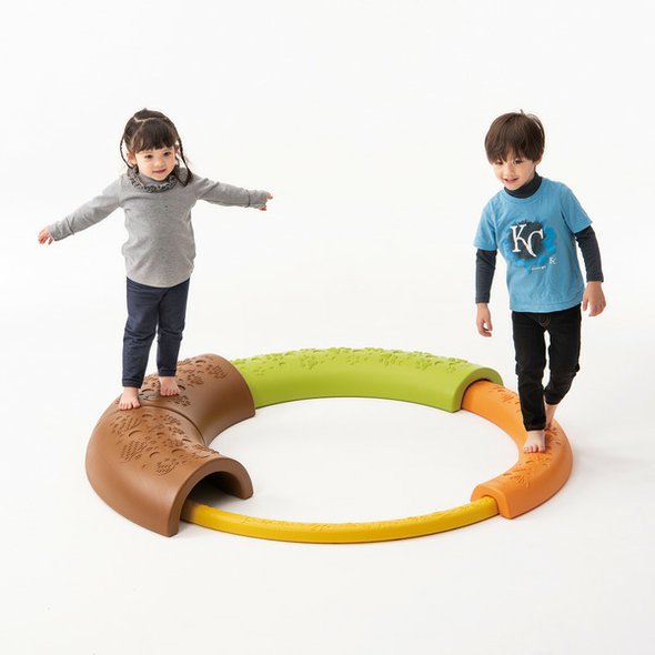 Po stopách zvířátek – hra s balancováním a dotyky